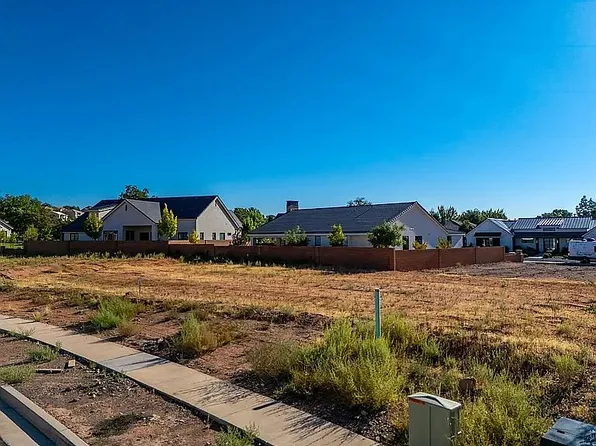 1240 Gallen Rd, Santa Clara, UT 84765
