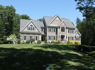 3 Winterberry Ln, Medway, MA 02053