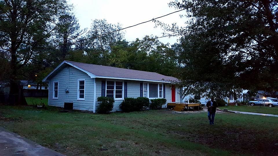 1st image of 131 Russell Dr
