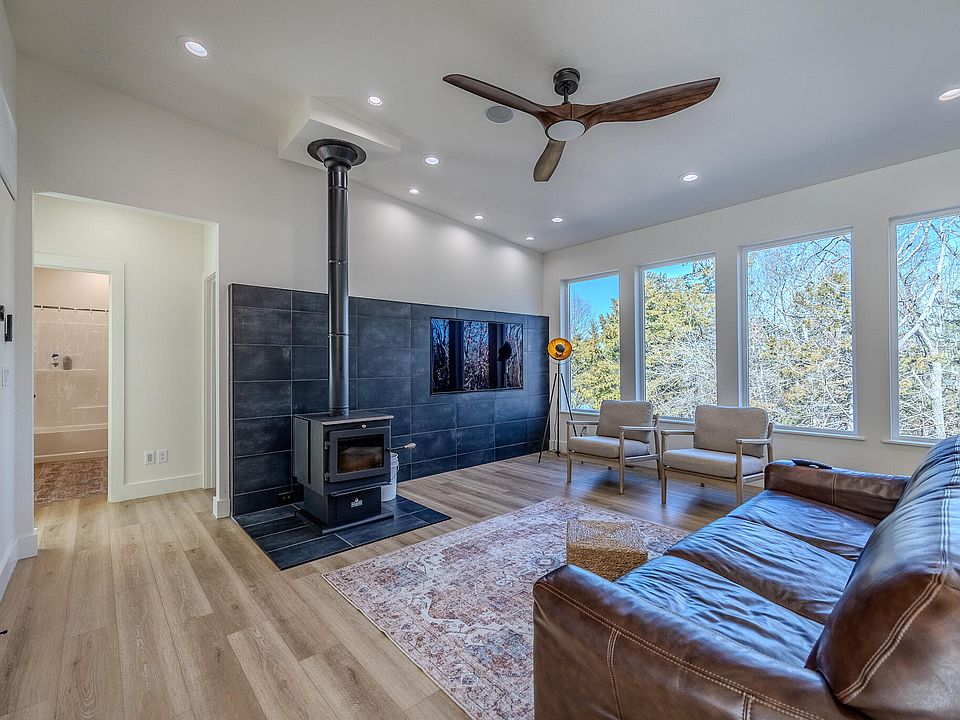 1st image of 139 Cherokee Drive