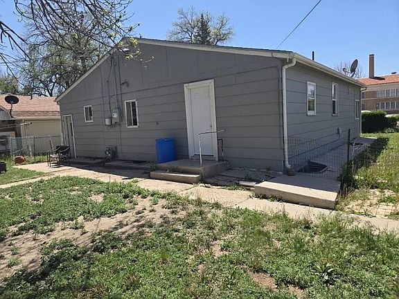 4th image of 415 Colorado Ave