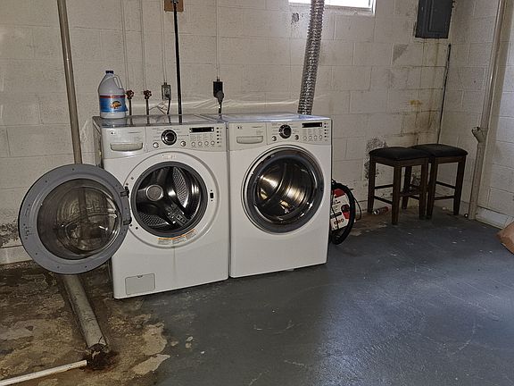 5th image of 105 E Lincoln St #1-1-I