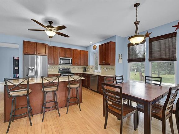 5th image of 36025 Haverford Pl