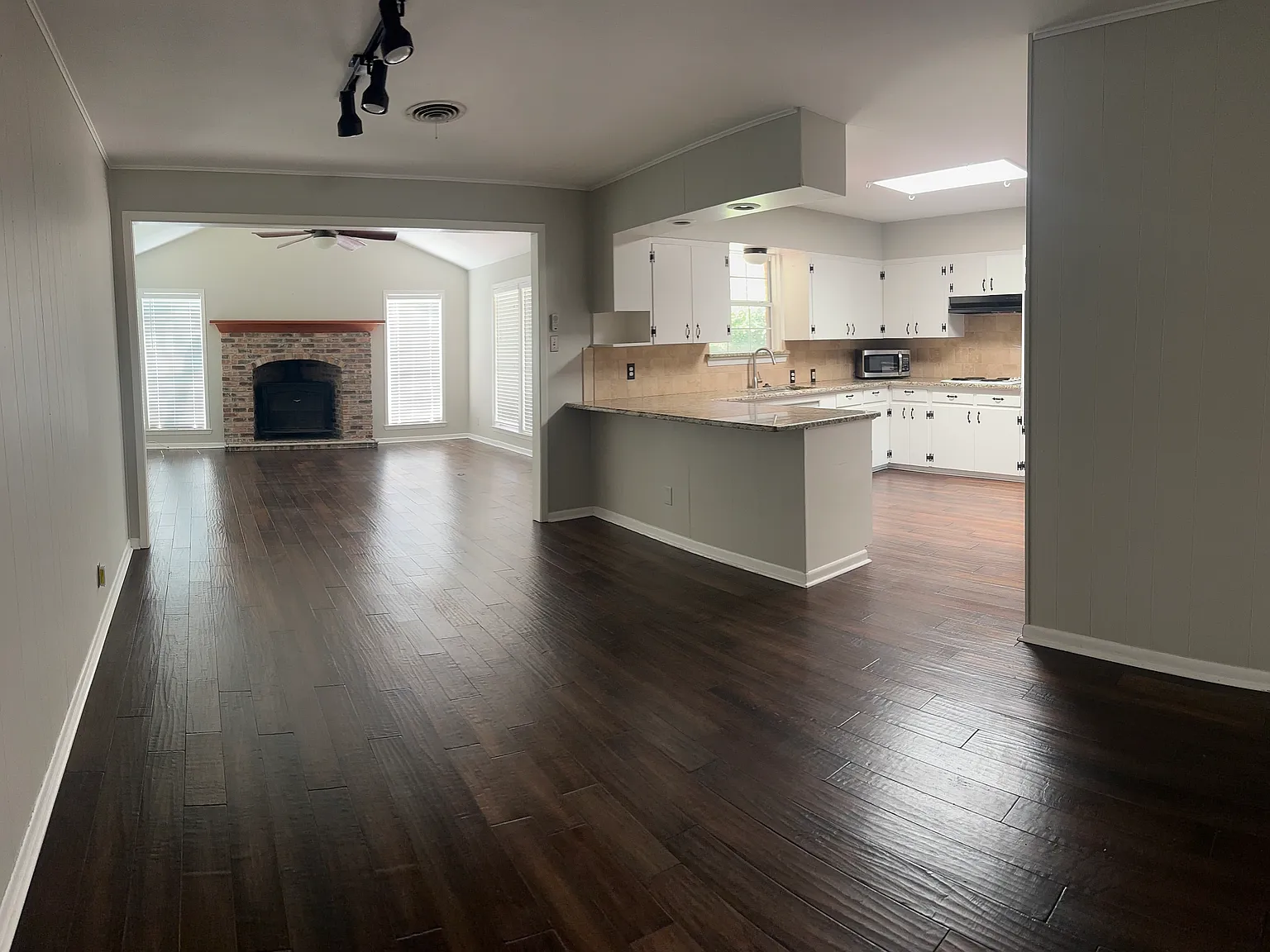 Donella Dr, Hollywood Park — Photo 3
