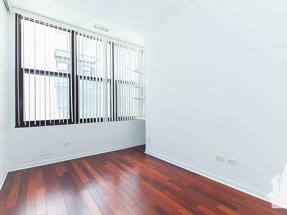 4th image of 330 S Michigan Ave #878401
