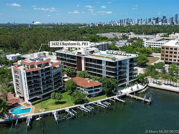 3rd image of 1632 S Bayshore Ct Ph 1