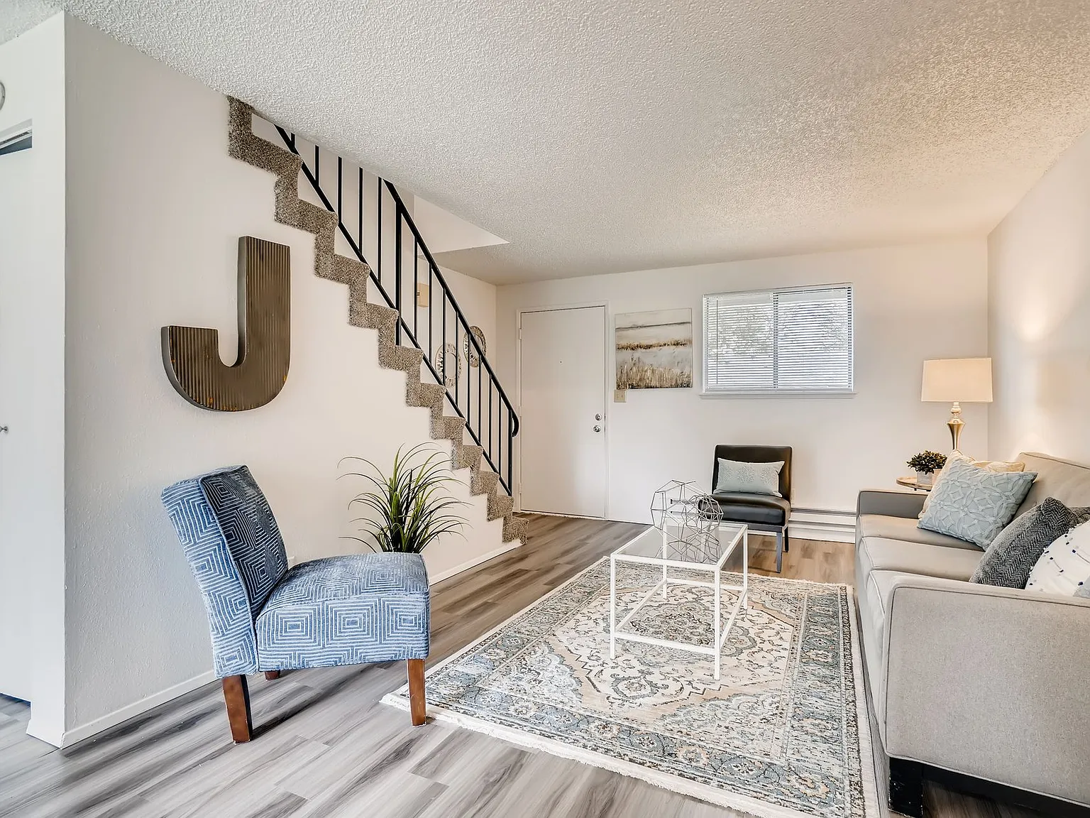 Standalone 2-Bedroom Home with Updated Finishes and LVP — Photo 4