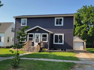 616 4th Ave E, Cresco, IA 52136