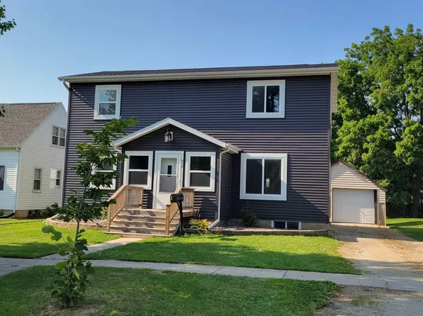 616 4th Ave E, Cresco, IA 52136