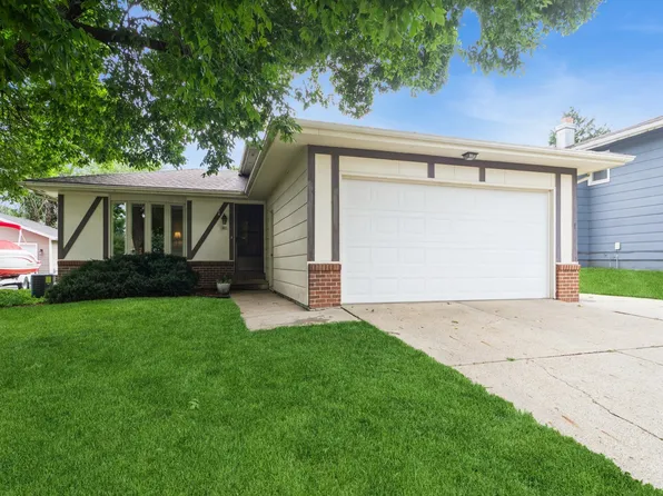 401 NW Valley View Dr, Grimes, IA 50111