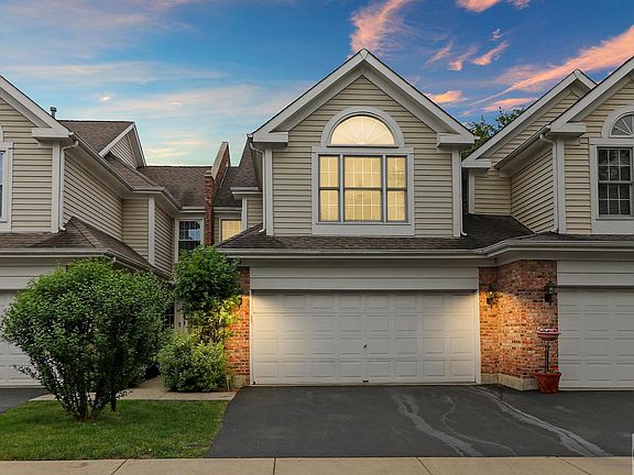 3rd image of 803 Fairmont Ct