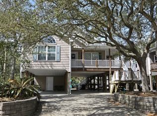 103 SW 10th St, Oak Island, NC 28465