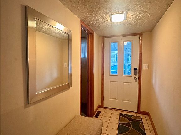 3rd image of 407 Edgewood Dr