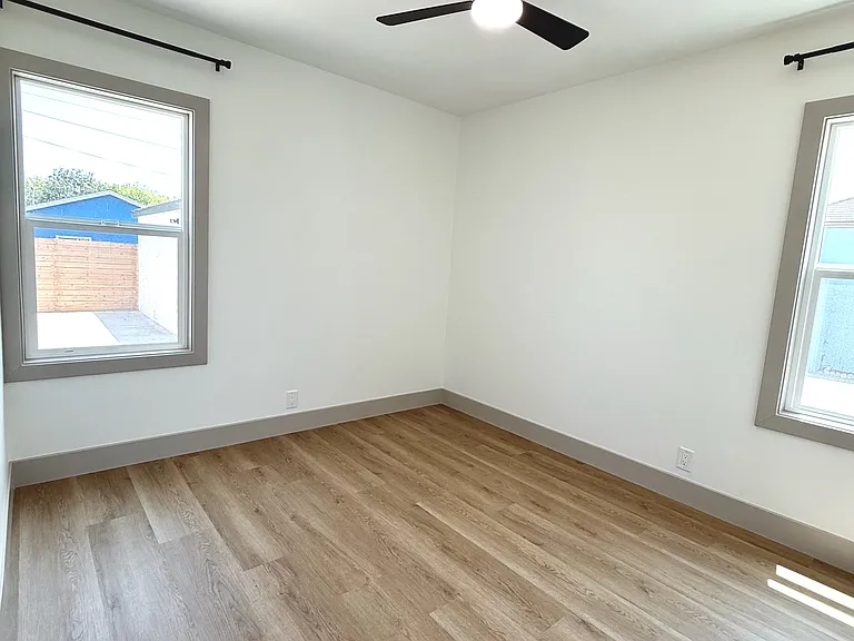 2510 Termino Ave #B — Photo 19