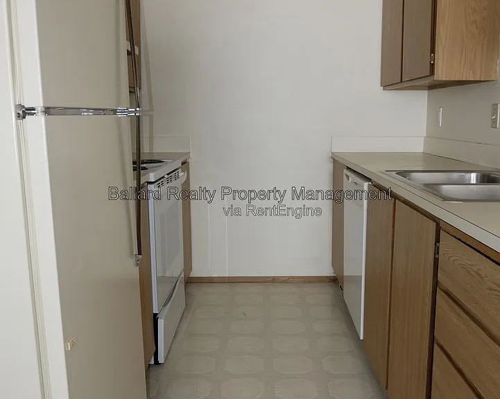 3232 21st Ave W #102 — Photo 10
