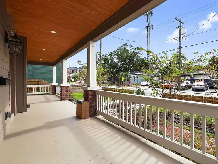 210 E Columbus Dr #B — Photo 33