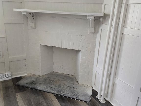 4th image of 111 S Lake Ave APT 2