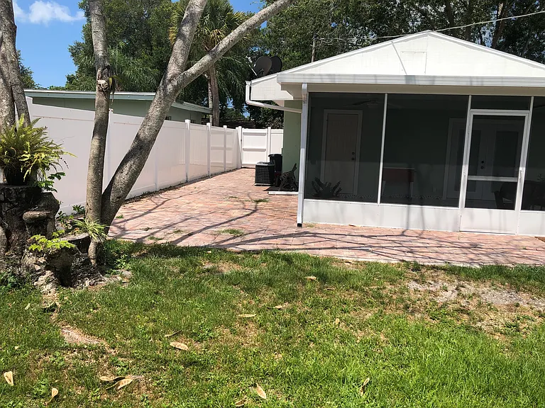 5909 Albert Pl — Photo 7