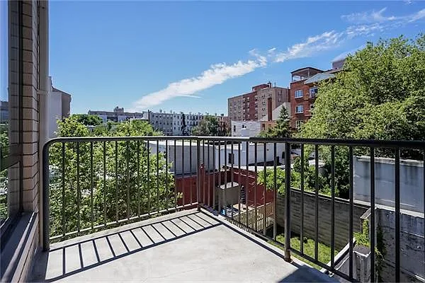 Sold by Avenue Sotheby's International Realty | media 18