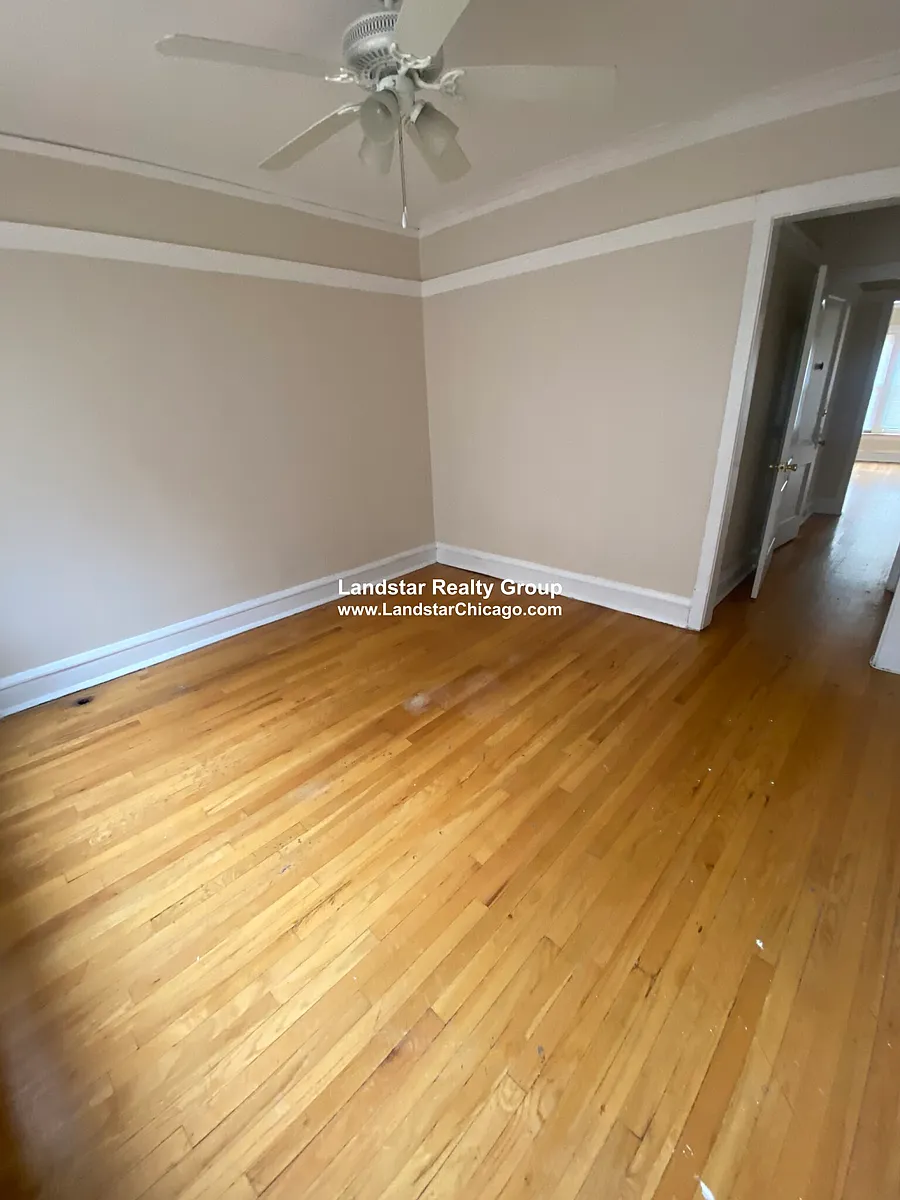 Building Photo - 5133 N Damen Ave #2