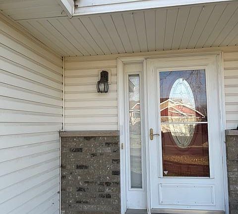 5th image of 806 103rd Ave NE