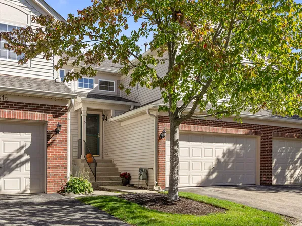 281 Nicole Dr Unit E, South Elgin, IL 60177