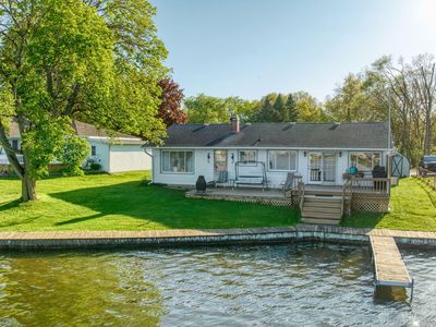 555 S Lakeside Dr, Michigan Center, MI, 49254