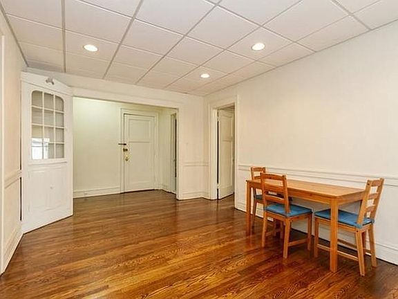 2nd image of 5464 S Woodlawn Ave APT 1E