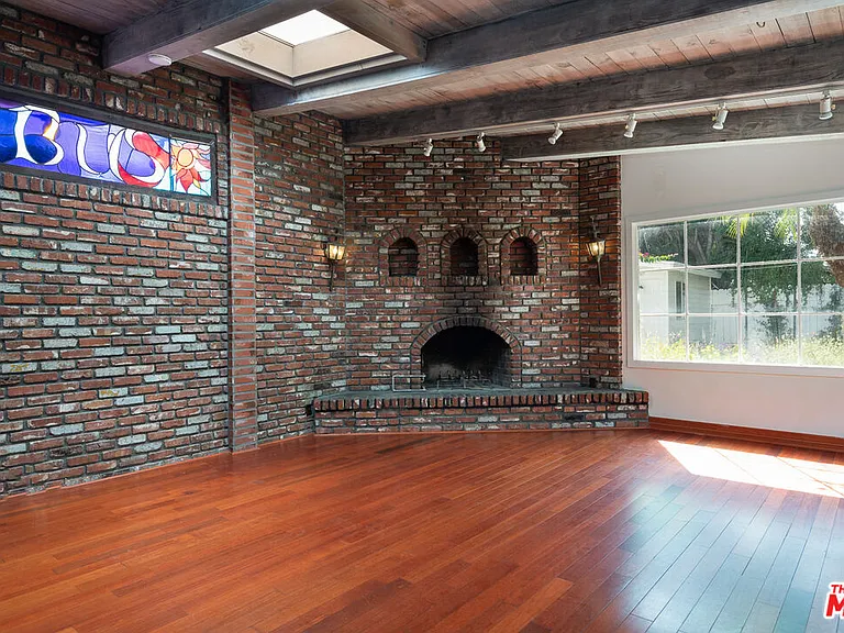 14842 Morrison St — Photo 11