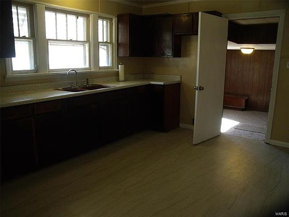 5th image of 9137 Lynwood Ln