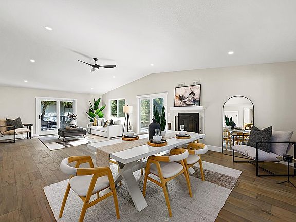 5th image of 210 Burgundy Road