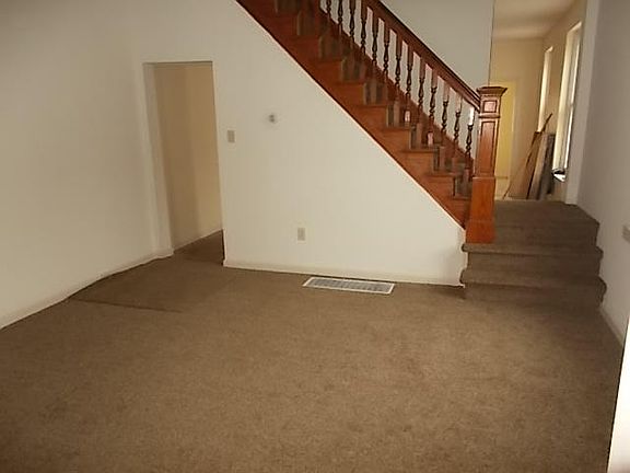 3rd image of 365 N 1st St