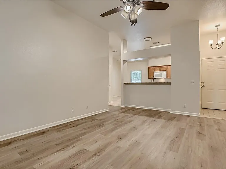 102 Osage Ct — Photo 8
