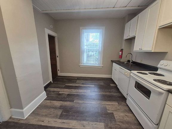 5th image of 2028 W Michigan St