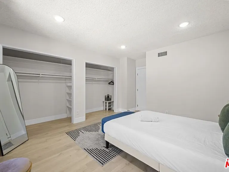 2617 S Beverly Dr — Photo 57