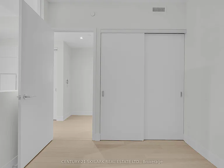 322 Dupont St #206 — Photo 18