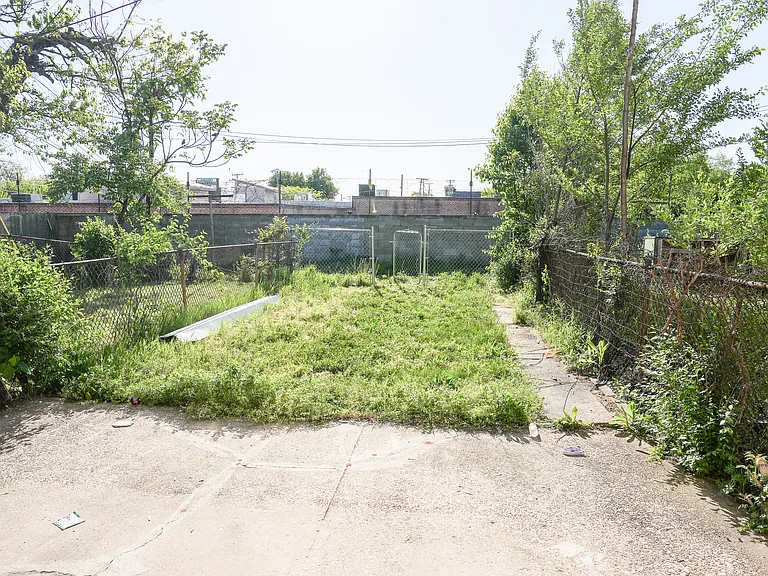 9th St — Photo 28