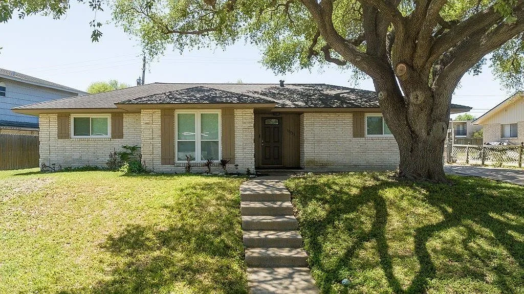 4 bed, 3.0 bath, 1971 sqft, $2,600 — Photo 1