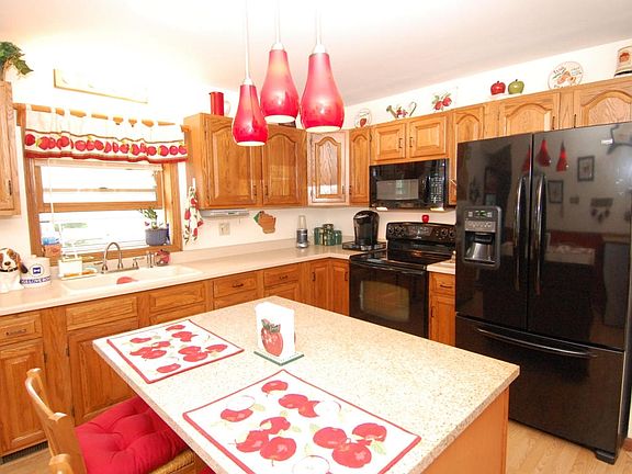 2nd image of 708 Pleasant Dr