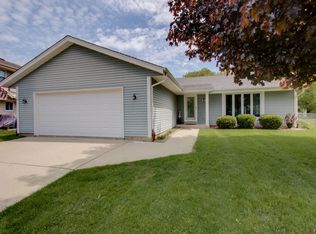 10570 S Richard Rd, Oak Creek, WI 53154