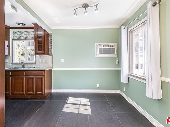 4th image of 1126 N Formosa Ave APT 8