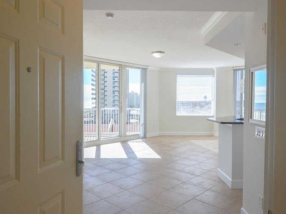 3rd image of 1031 S 1st St #308