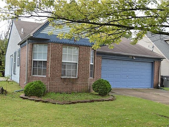 3rd image of 8876 Summer Walk Dr W