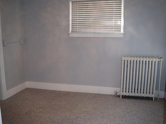 4th image of 315 W 6th St APT 6