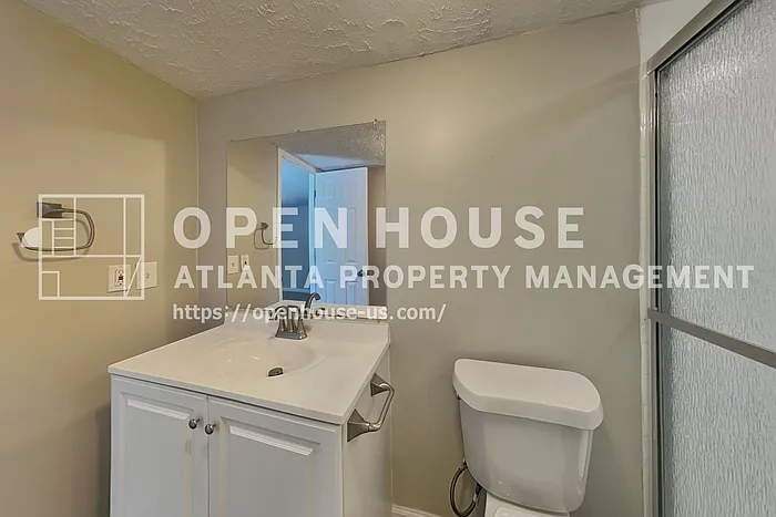 1395 Chalet Cir — Photo 14