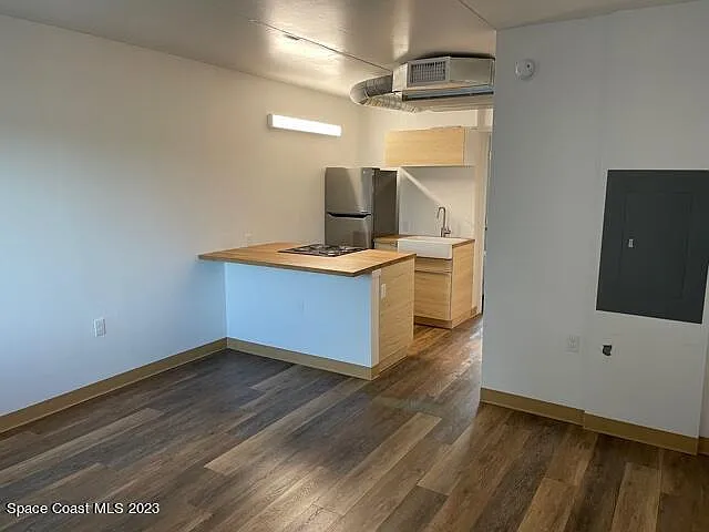 2421 Stone St #203 — Photo 6