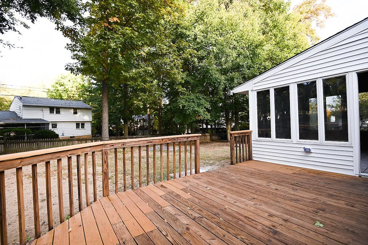 4 bed, 2.5 bath, 2700 sqft, $3,500 — Photo 2