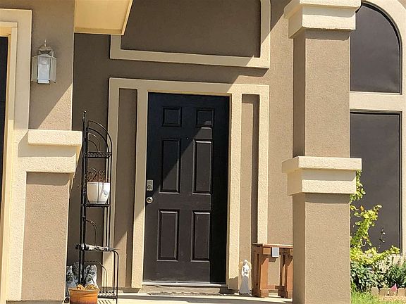3rd image of 805 Bartolome Ln