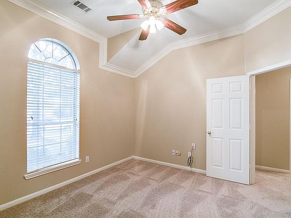 4th image of 11818 Lakewood Trl