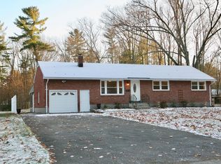 44 Woodside Dr, Schenectady, NY 12302